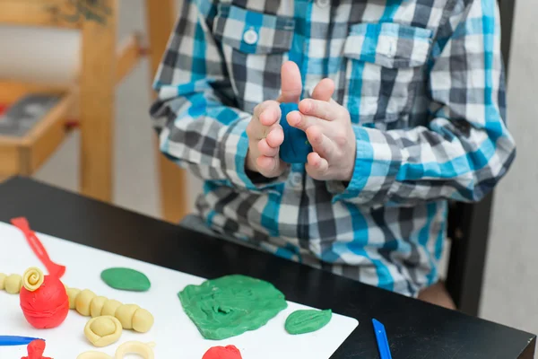 hamuru evde çocuk sculpts