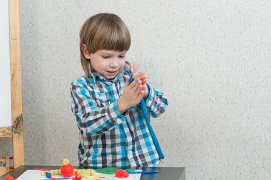 hamuru evde çocuk sculpts