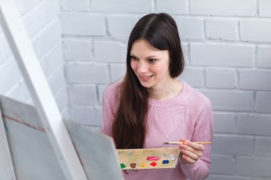 Güzel kadın berabere