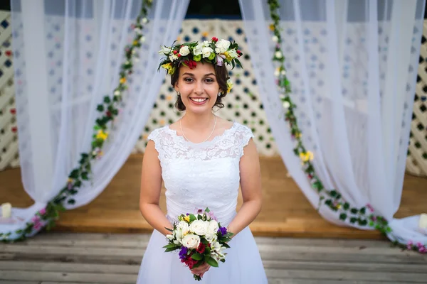 Beautiful bride at home — Stock Photo, Image