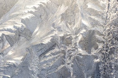 Camın üzerindeki soğuk desen