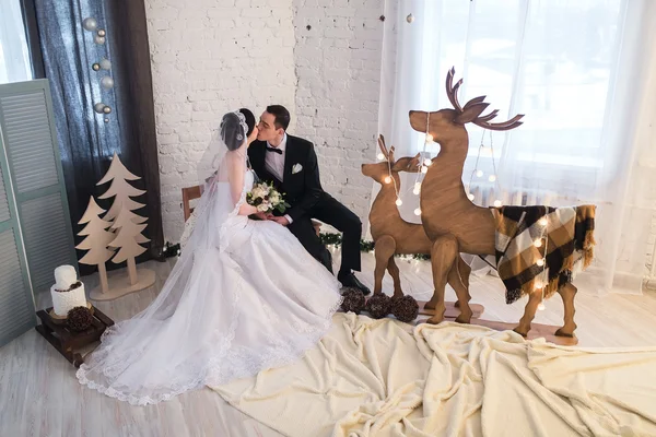 Couple married on Christmas Eve. — Stock Photo, Image