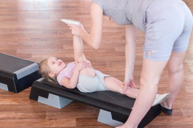 egzersiz jimnastik antrenörü kızı olan