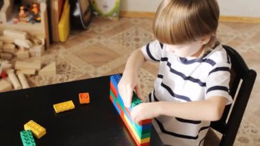 renkli plastik blok kapalı birçok ile oyun çocuk