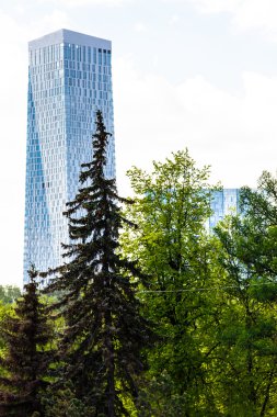 Serçe tepelerde Moskova'da bina yüksek katlı