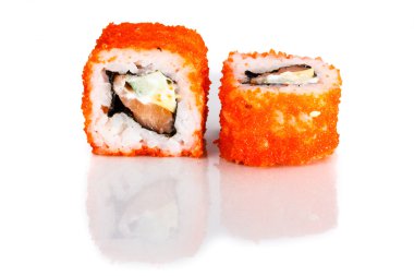 Japon tobiko havyar, somon ve avokado ile rulo Moskova s