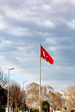 İstanbul 'da İstanbul Boğazı' ndan görülebilen Türkiye bayrağı