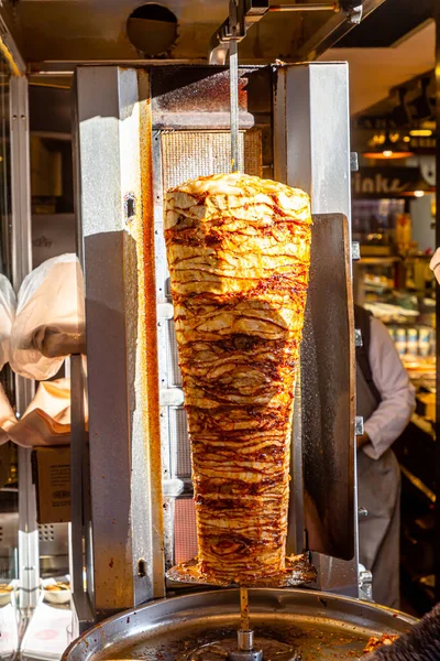 Arabiska Shawarma Kött Bakat Elden Stockfoto