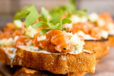Bruschetta somon ile