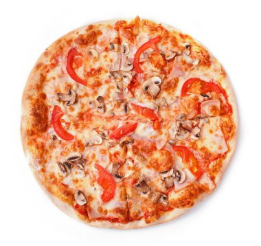 Pastırma, mantar, domates üzerinde beyaz izole pizza