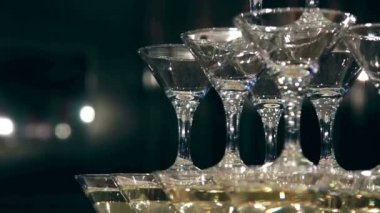 Champane kokteyl kule restoran hizmeti ile lüks iç