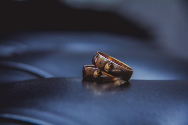 Gelin ve damat için alyans