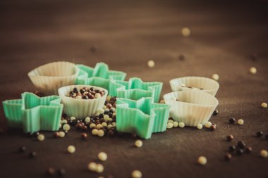 Şekerleme dekorasyon tepesi masada