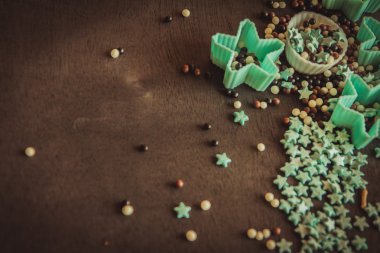 Şekerleme dekorasyon tepesi masada