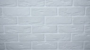 İş yerindeki insanlar: bir toplantıda erkek ve kadın el sıkışır. İş ortaklığı kavramı