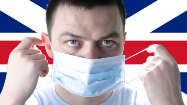 Man Medical Protective Mask Background Flag England Coronavirus Covid Sars — Stock Video