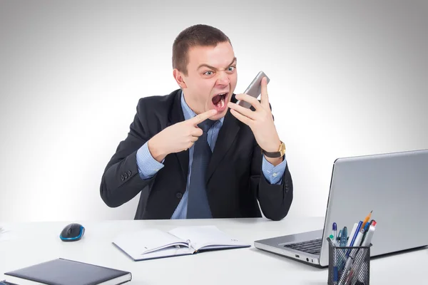 Negocios, gente, concepto de estrés - primer plano del hombre de negocios enojado — Foto de Stock