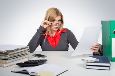 Office, iş, teknoloji, finans ve Internet kavramı Youn