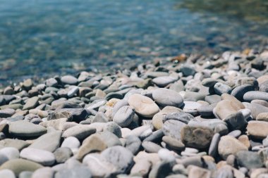 Yazın deniz güzeldir.