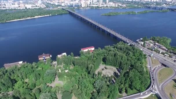 空中帕多纳桥。基辅乌克兰最大的桥梁 — 图库视频影像