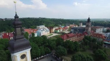 Küçük şehrin Hava Merkezi. Kamenec-Podolsky şehir kulesi