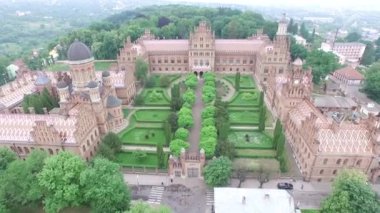 Havadan ateş. Chernivtsi Üniversitesi. Eski Üniversite. Ukrayna En İyi Kale.