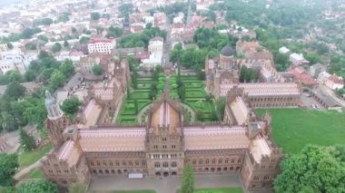 Havadan ateş. Chernivtsi Üniversitesi. Eski Üniversite. Ukrayna En İyi Kale.