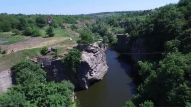 Buki Kanyon Ukrayna. Nehir ile Kanyon. Kayalar