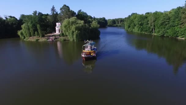 Aerial national park med sjöar, klippor, öarna. turist centrum i Ukraina Uman — Stockvideo