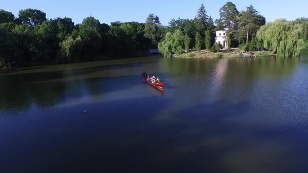 Parc national aérien avec lacs, falaises, îles. Centre touristique de l'Ukraine Uman 