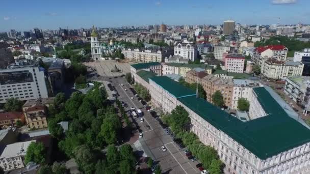 Aerial Kyiv megtekintése Sophia Cathedral, Ukrajna. Sophia tértől. Aerail városrészek — Stock videók