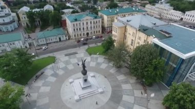 Kharkiv şehrinin orta kısmı, Ukrayna. Merkez meydan. Gorkogo Parkı.