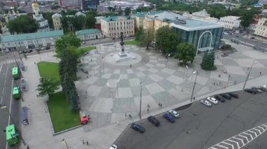 Kharkiv şehrinin orta kısmı, Ukrayna. Merkez meydan. Gorkogo Parkı.