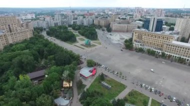 Kharkiv şehrinin orta kısmı, Ukrayna. Merkez meydan. Gorkogo Parkı.