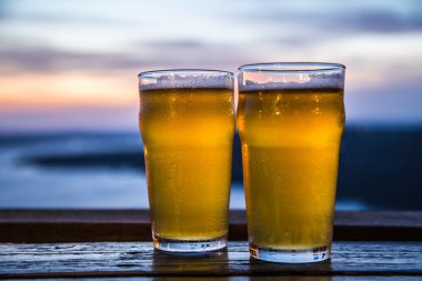 Bira iki cool bardak
