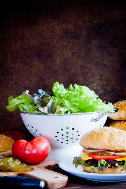 Ev yapımı hamburger yapma