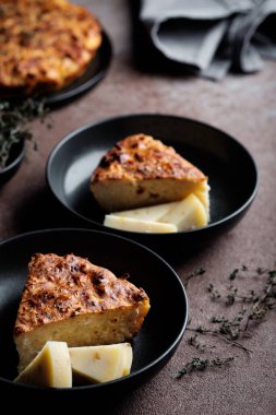 Peynirli lahana turtası