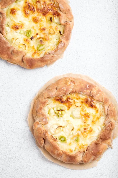 Peynirli ve pırasalı galette