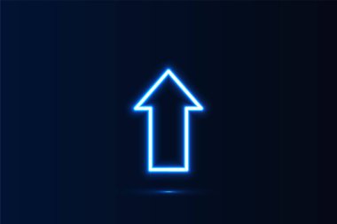 Parlak mavi neon ok koyu arkaplanı işaret ederek gelişimi, büyümeyi ve yönü simgeliyor.