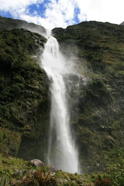 Sutherland Falls, Milford parça, Yeni Zelanda