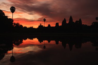 Angkor tapınak kalıntıları günbatımı