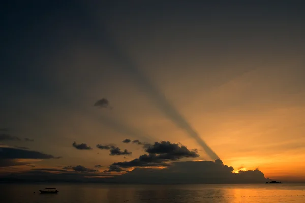 Tropische oceaan zonsondergang — Stockfoto