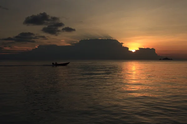 Tropische oceaan zonsondergang — Stockfoto