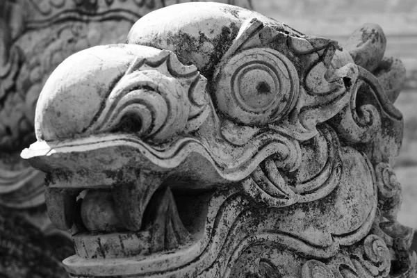 Escultura do rosto de dragão — Fotografia de Stock