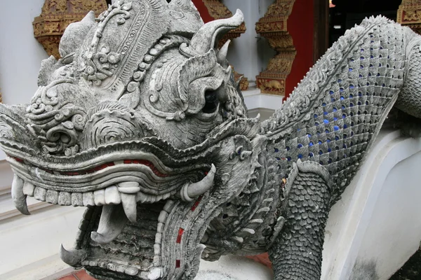 Dragon heykel heykel — Stok fotoğraf