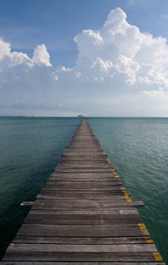 uzun deniz İskelesi