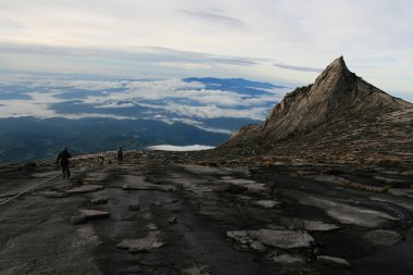 Mount Kinabalu tırmanma