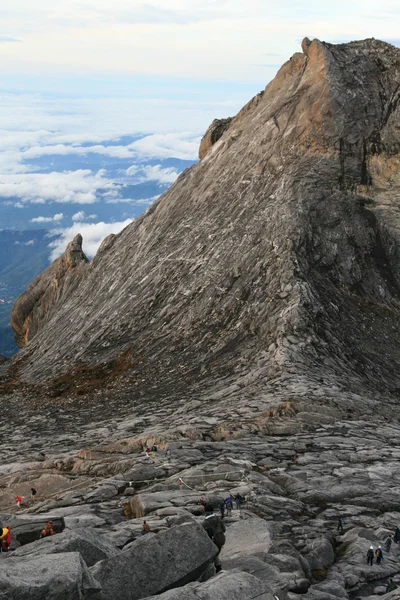 Horolezci na Kinabalu Summit — Stock fotografie