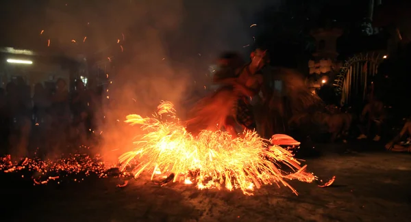 Bali ateşi dans — Stok fotoğraf