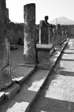 Pompeii Statue Black and White clipart
